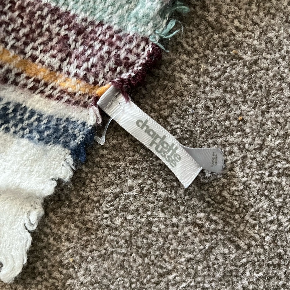 Charlotte Russe Throw/Shawl - Picture 3 of 3